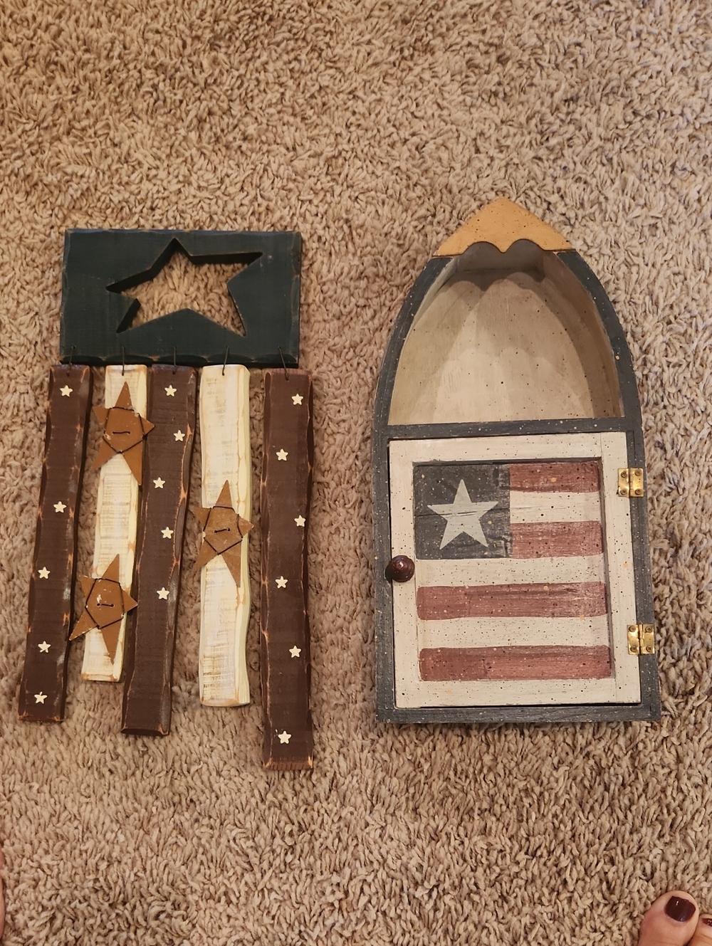 Primitive Americana Wooden Wall Decor Set in Red, White, Blue